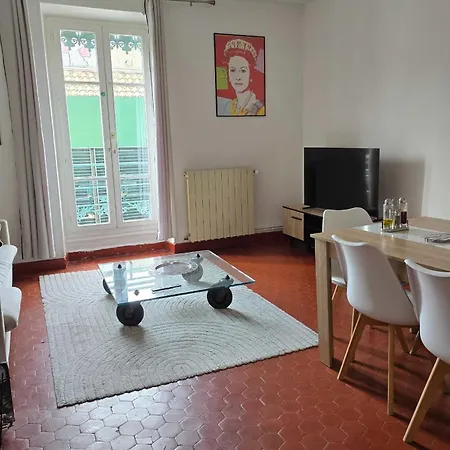 160m Bright Flat In Апартаменты Ним