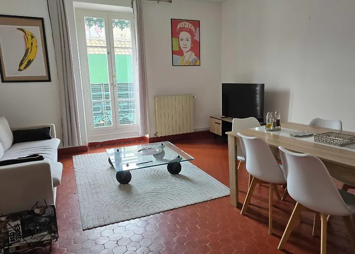 160m Bright Flat In Daire Nîmes