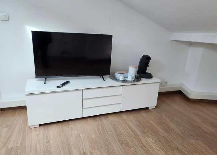 160m Bright Flat In
